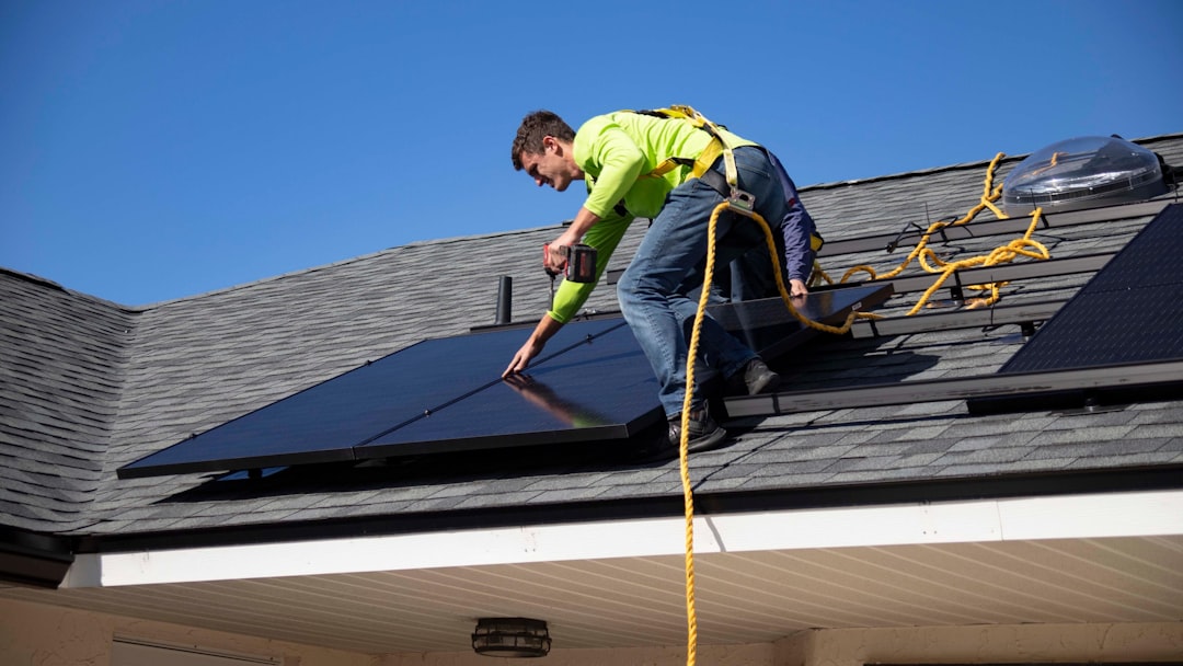a-man-on-a-roof-q8v1eevnjgk